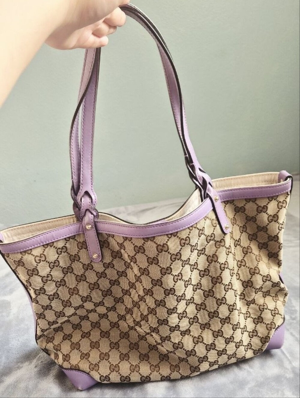 Authentic Gucci Beige GG Canvas Tote with Lavender Leather Trim